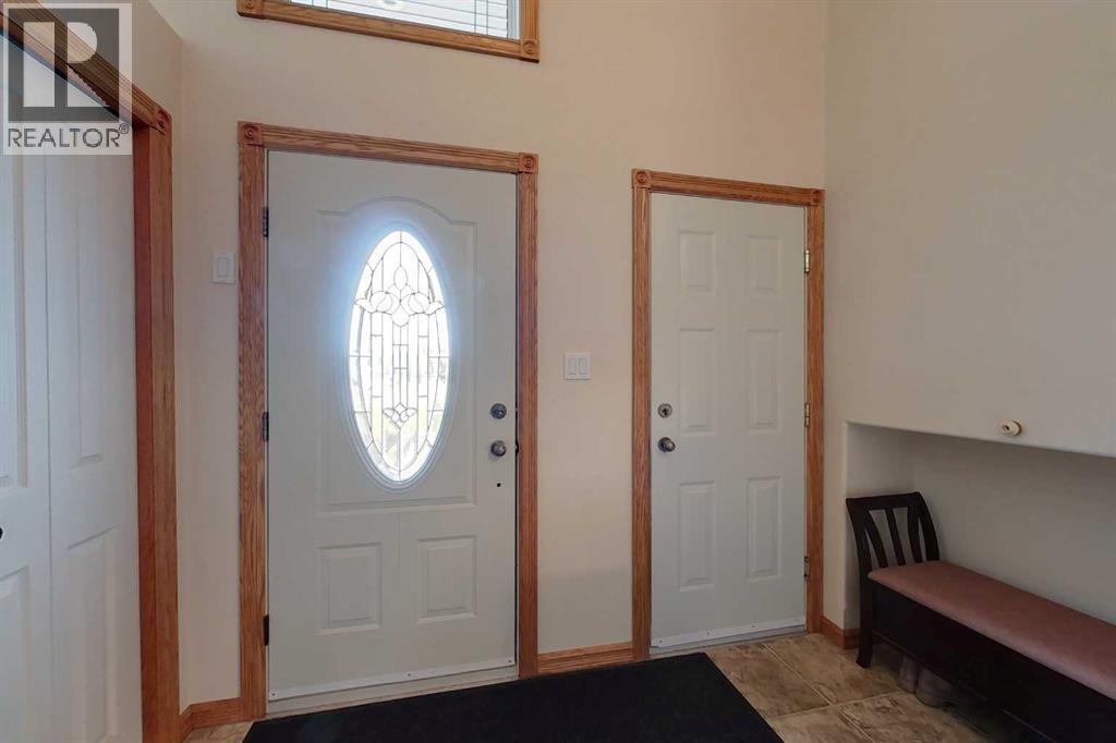 732 9 Street SW, Slave Lake, Alberta  T0G 2A4 - Photo 2 - A2288257