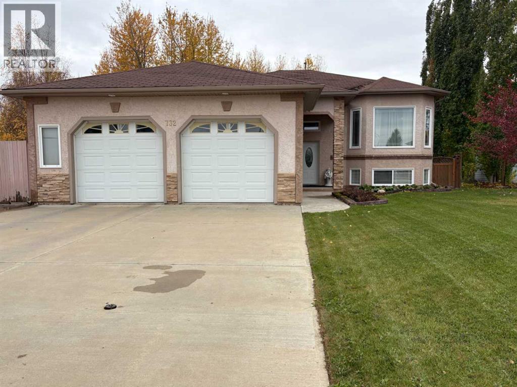 732 9 Street SW, Slave Lake, Alberta  T0G 2A4 - Photo 1 - A2288257