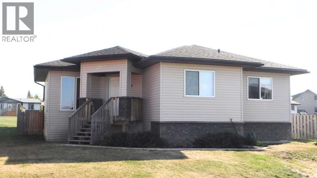 5203 52b Avenue, Valleyview, Alberta  T0H 3N0 - Photo 1 - A2309543