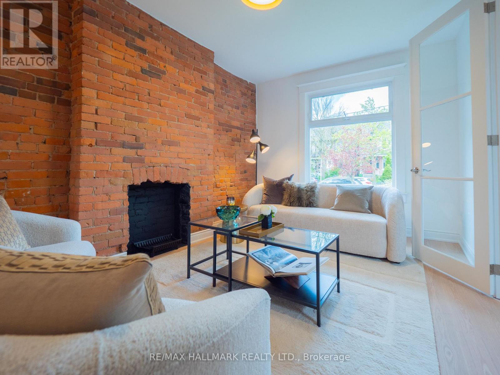 49 Fulton Avenue, Toronto, Ontario  M4K 1X6 - Photo 5 - E13117782