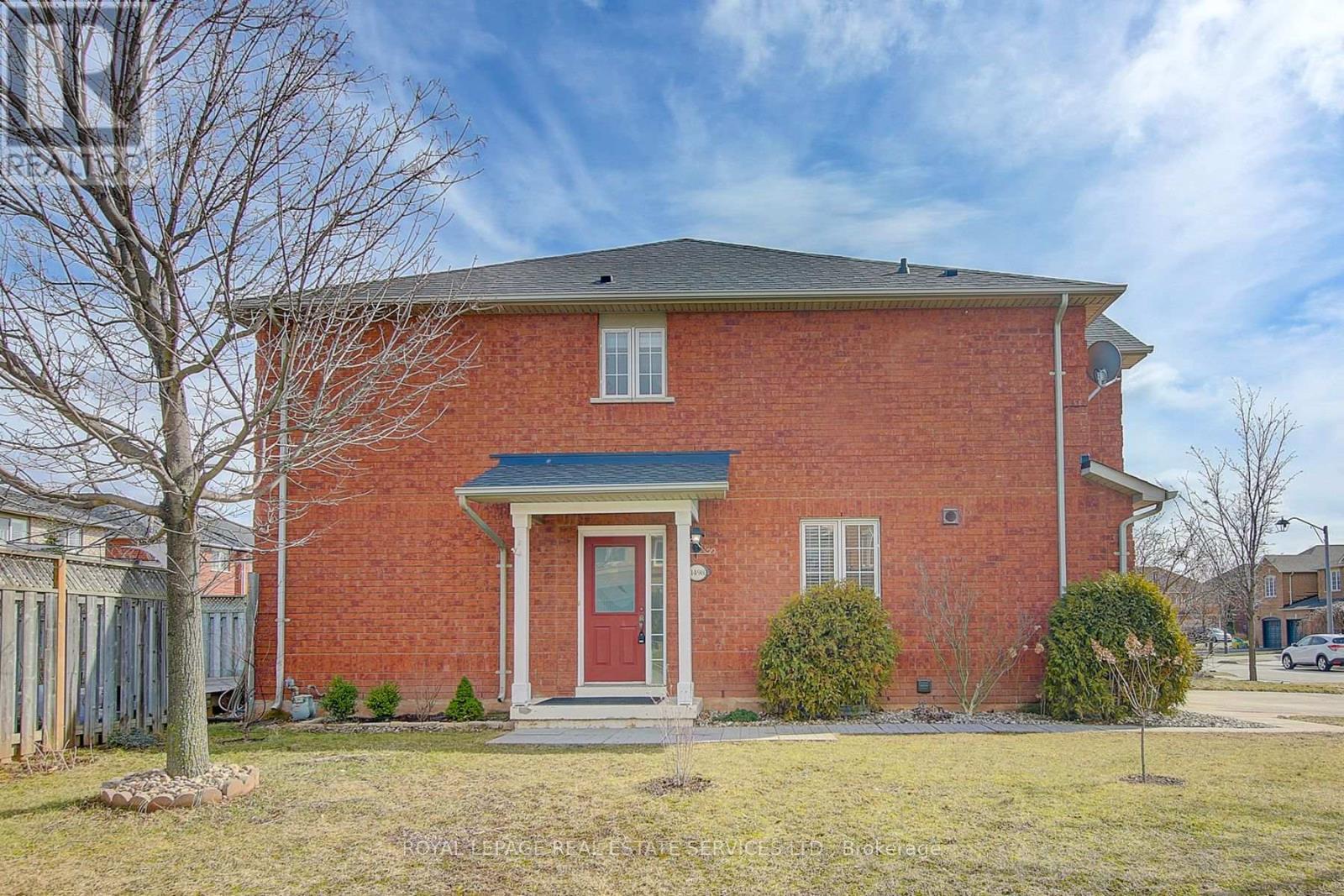 1498 Pinecliff Road, Oakville, Ontario L6M 4A8 - Photo 3 - W12879420