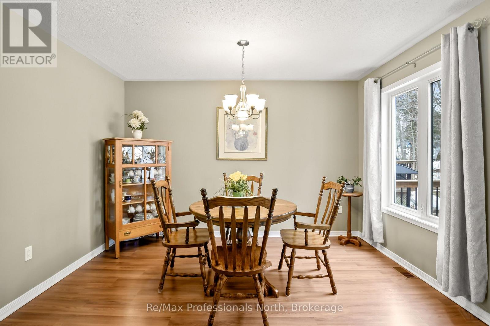 102 Pineridge Gate, Gravenhurst, Ontario  P1P 1Z2 - Photo 9 - X12965958