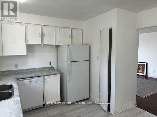 Upper - 30 Kenilworth Road, Brampton, Ontario  L6V 2B1 - Photo 4 - W13117784