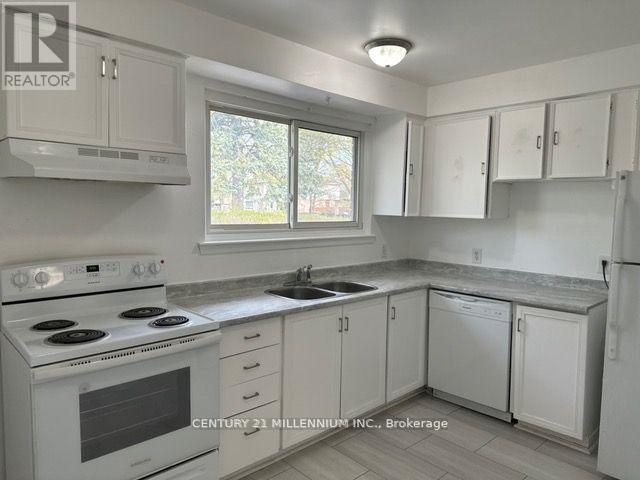 Upper - 30 Kenilworth Road, Brampton, Ontario  L6V 2B1 - Photo 6 - W13117784