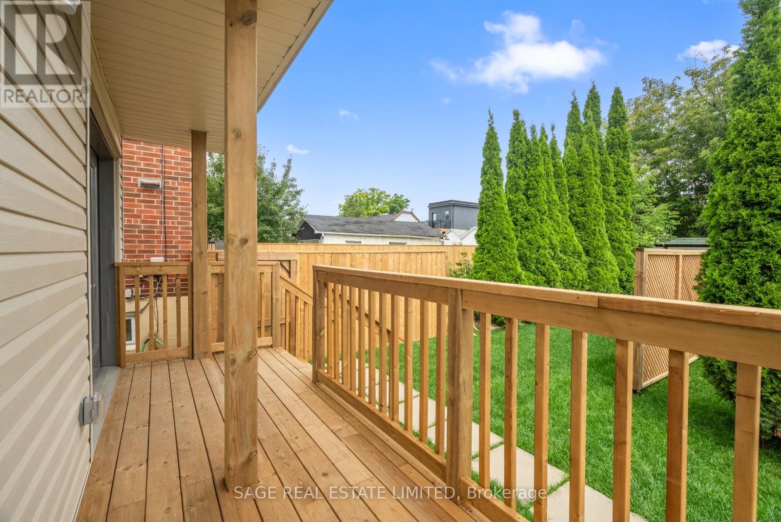 25 Chamberlain Avenue, Toronto, Ontario  M6E 4J7 - Photo 42 - W13117844