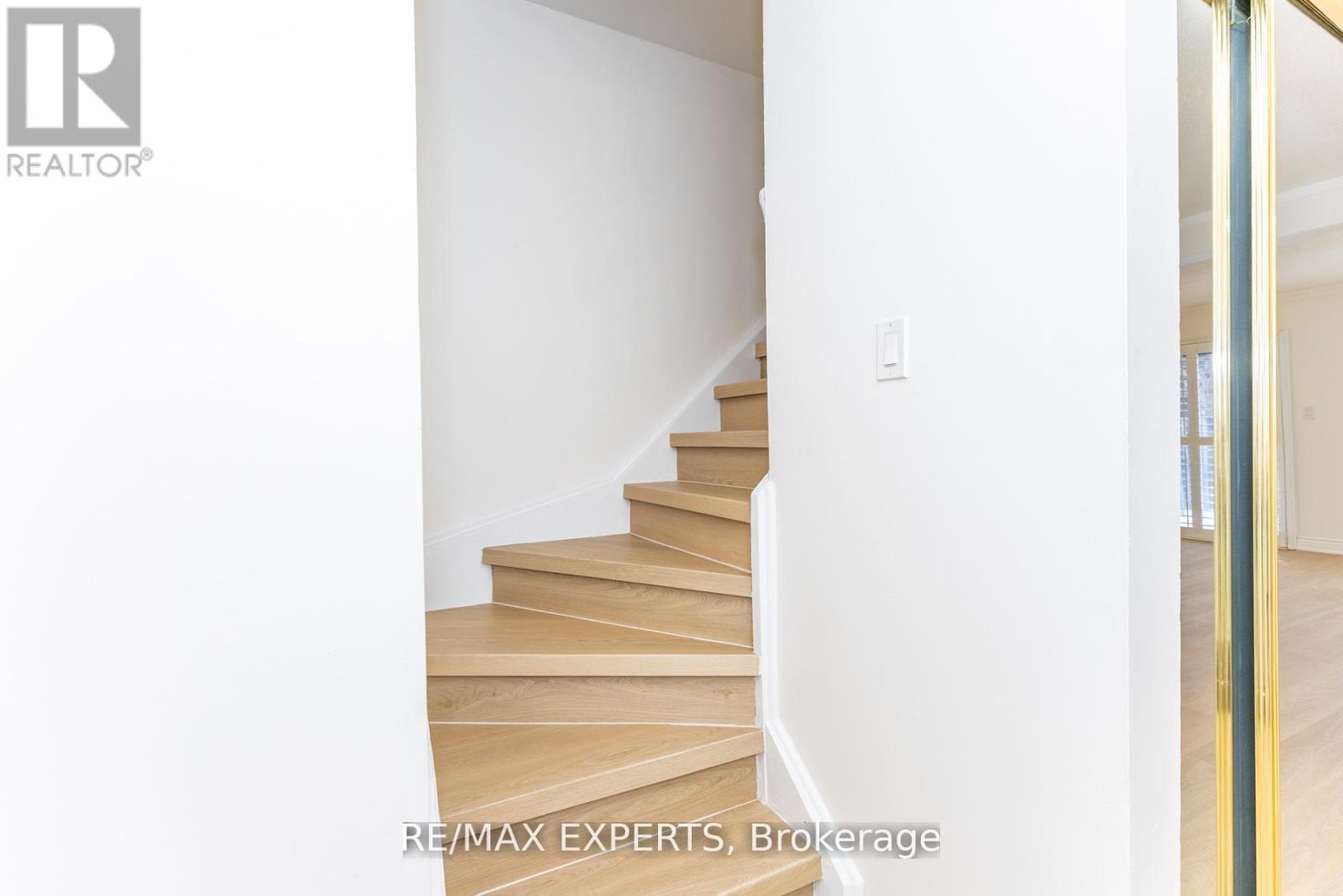 31 Carleton Place, Brampton, Ontario  L6T 3Z4 - Photo 8 - W13117846