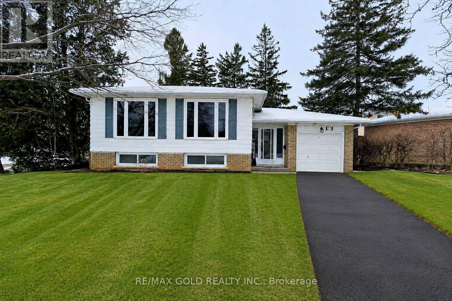 70 Greystone Crescent, Halton Hills, Ontario  L7G 1G9 - Photo 1 - W13117888