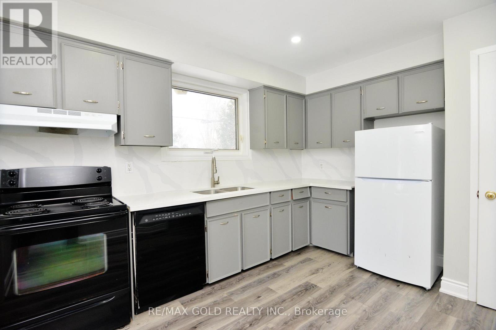 70 Greystone Crescent, Halton Hills, Ontario  L7G 1G9 - Photo 14 - W13117888
