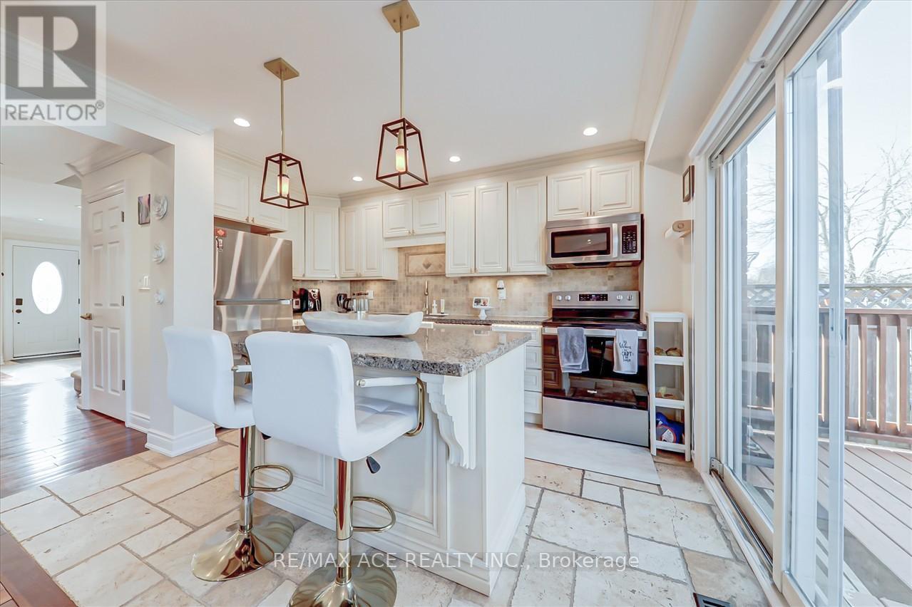 3239 Valcourt Crescent, Mississauga, Ontario  L5L 5G9 - Photo 14 - W13117940