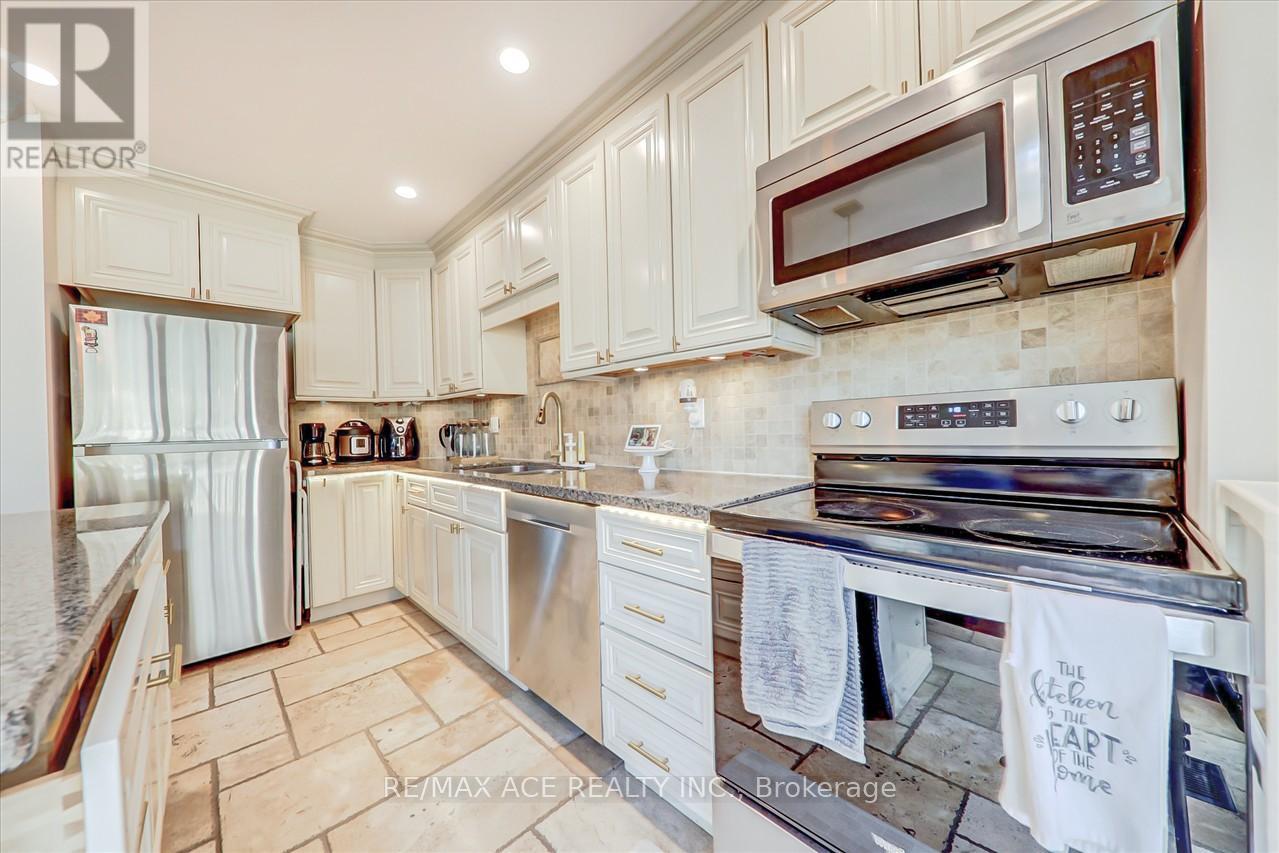 3239 Valcourt Crescent, Mississauga, Ontario  L5L 5G9 - Photo 15 - W13117940