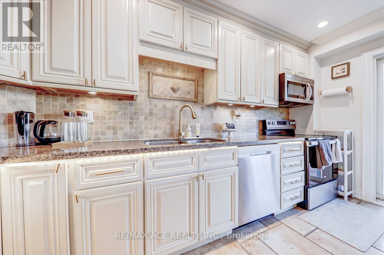 3239 Valcourt Crescent, Mississauga, Ontario  L5L 5G9 - Photo 16 - W13117940