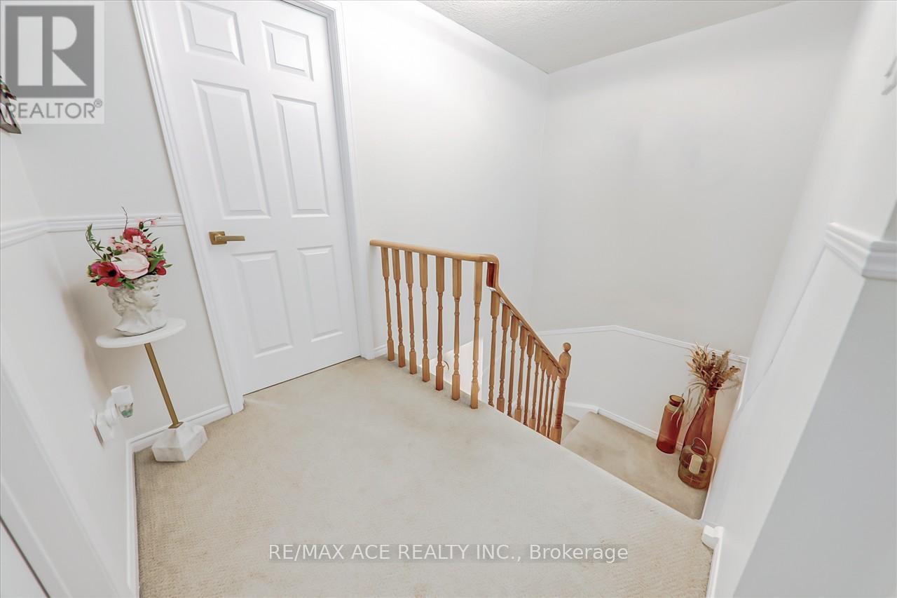 3239 Valcourt Crescent, Mississauga, Ontario  L5L 5G9 - Photo 18 - W13117940
