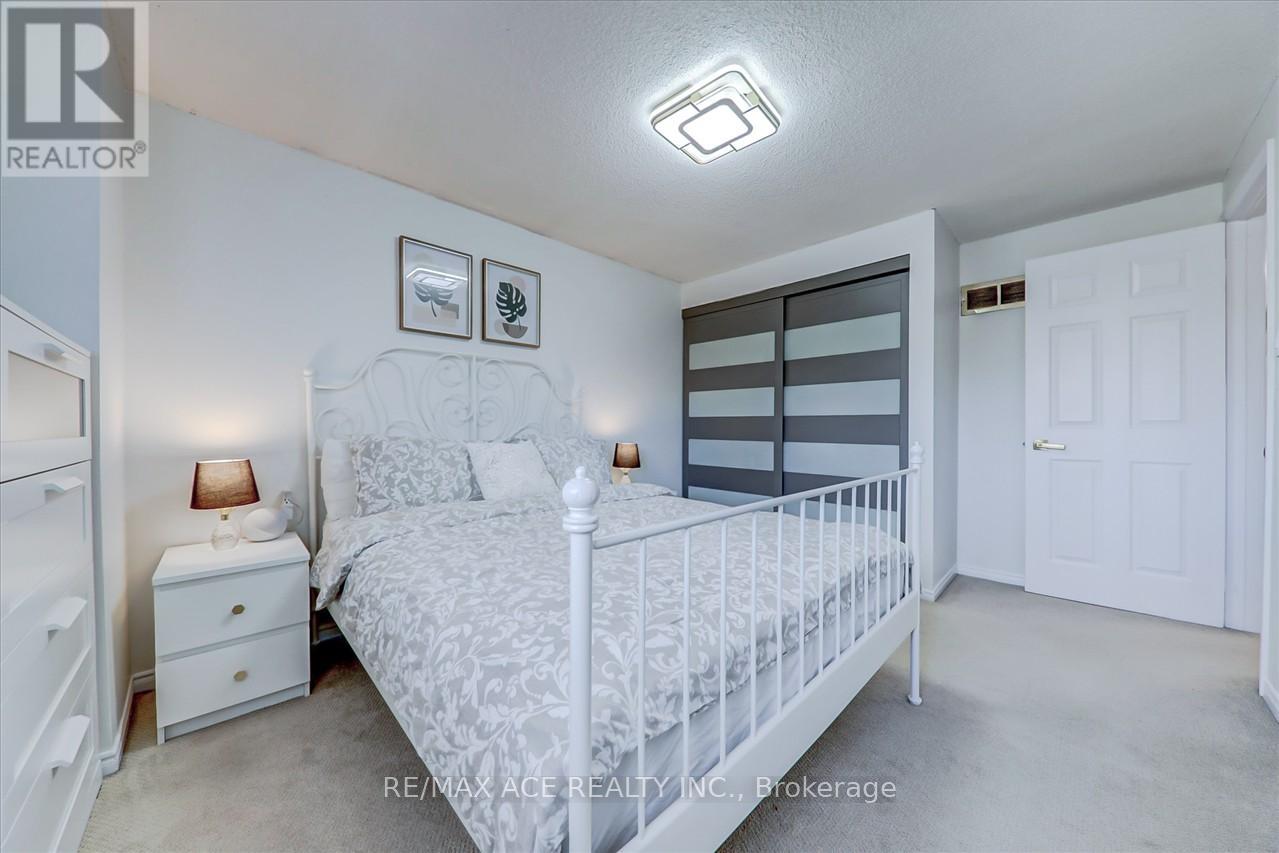 3239 Valcourt Crescent, Mississauga, Ontario  L5L 5G9 - Photo 20 - W13117940
