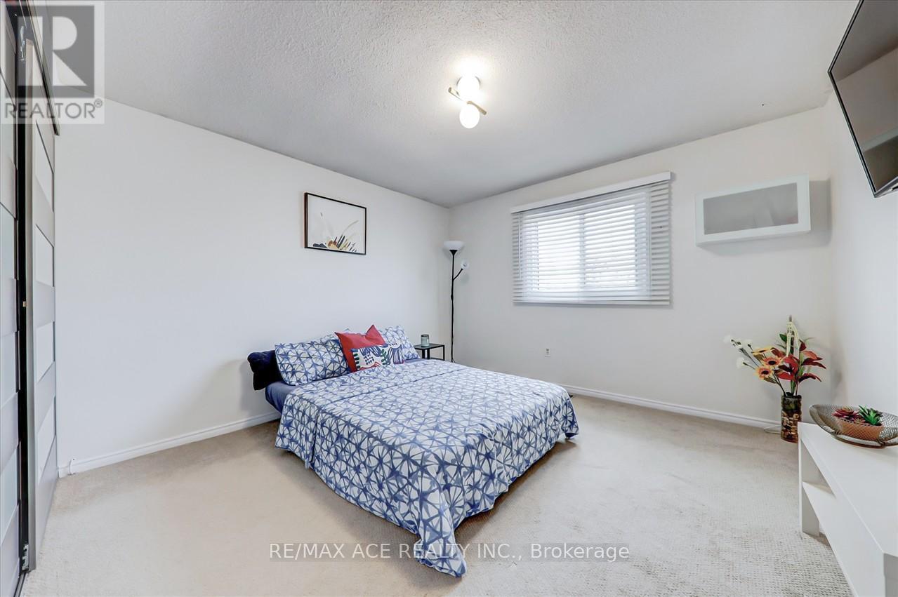 3239 Valcourt Crescent, Mississauga, Ontario  L5L 5G9 - Photo 21 - W13117940