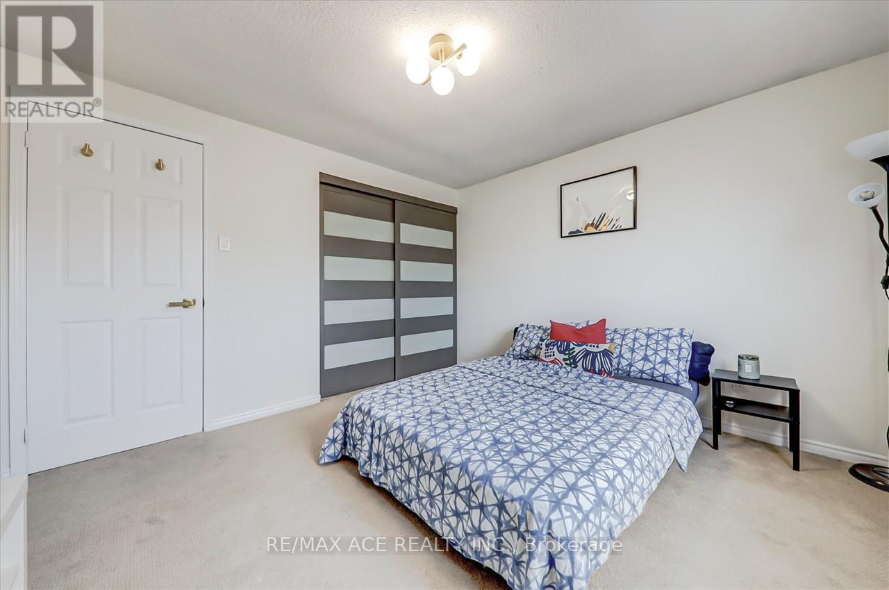 3239 Valcourt Crescent, Mississauga, Ontario  L5L 5G9 - Photo 22 - W13117940