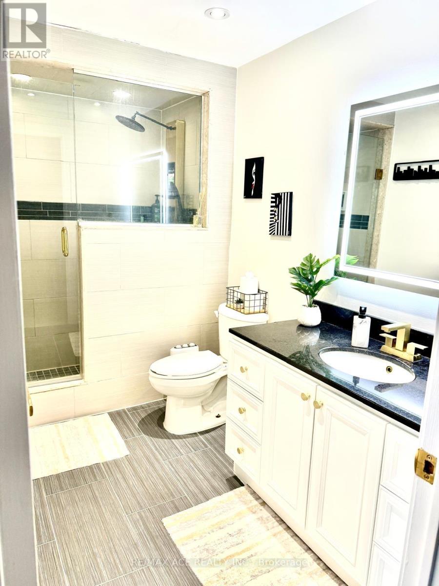 3239 Valcourt Crescent, Mississauga, Ontario  L5L 5G9 - Photo 23 - W13117940