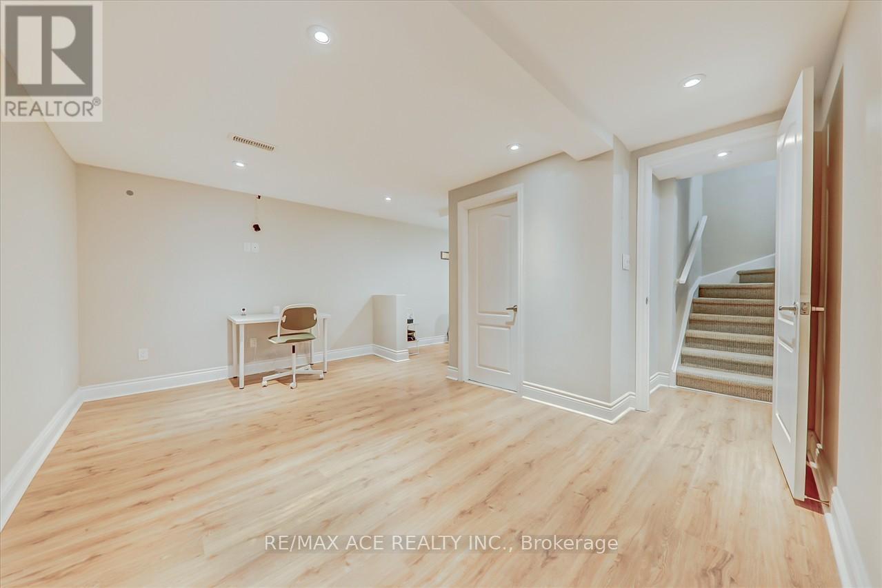 3239 Valcourt Crescent, Mississauga, Ontario  L5L 5G9 - Photo 27 - W13117940