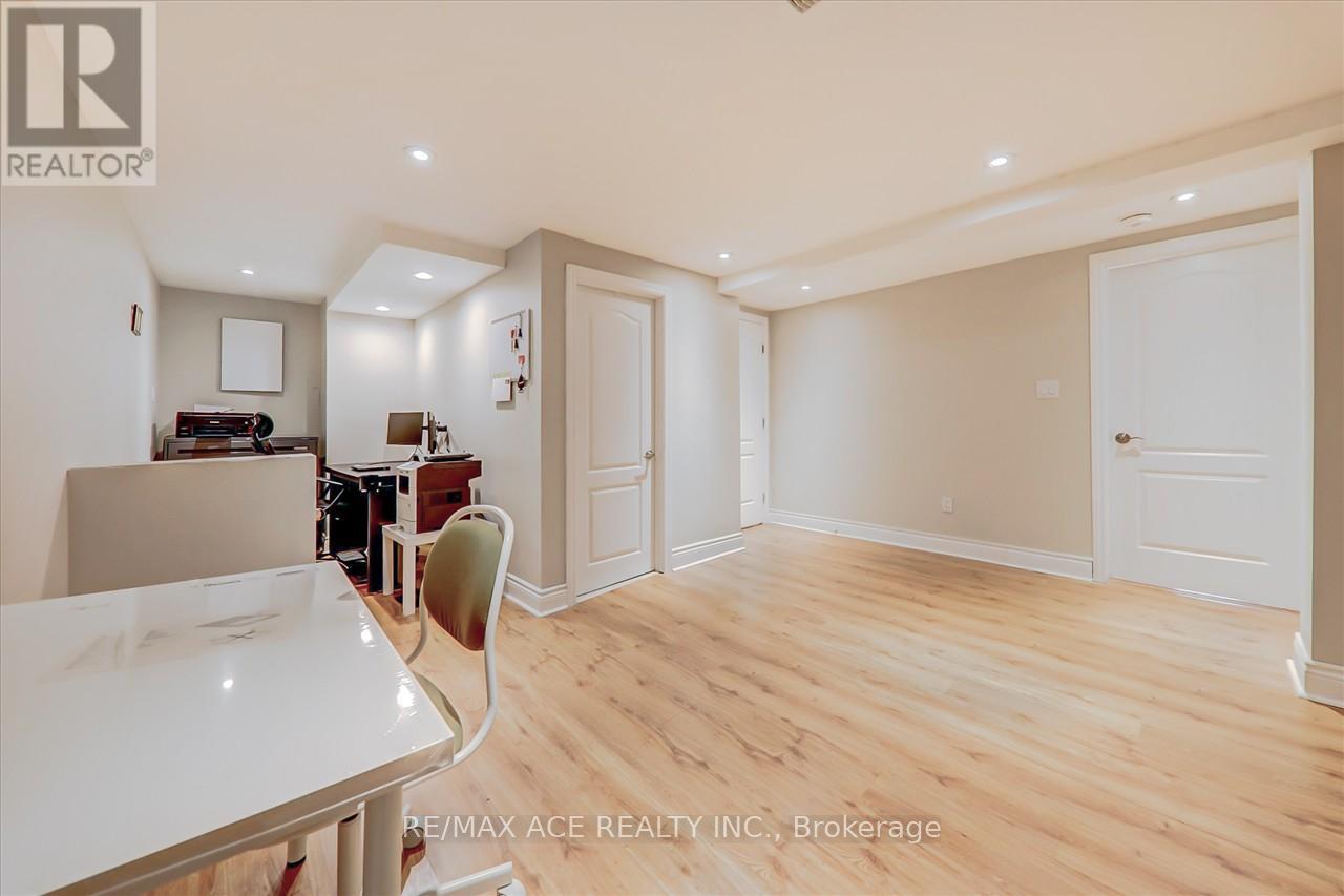 3239 Valcourt Crescent, Mississauga, Ontario  L5L 5G9 - Photo 28 - W13117940