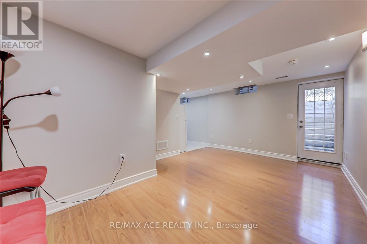3239 Valcourt Crescent, Mississauga, Ontario  L5L 5G9 - Photo 32 - W13117940
