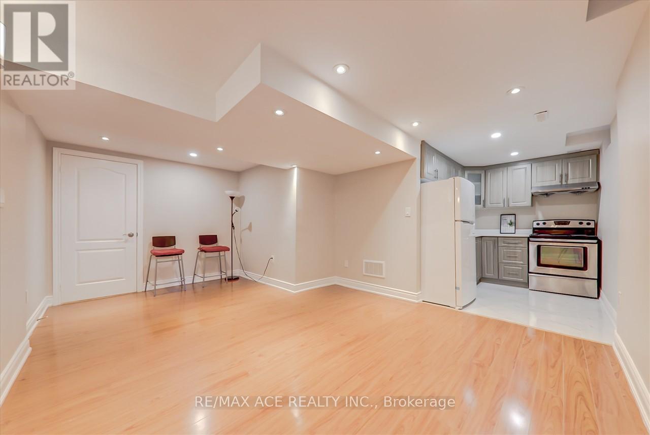 3239 Valcourt Crescent, Mississauga, Ontario  L5L 5G9 - Photo 33 - W13117940