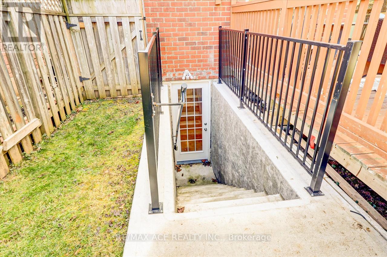 3239 Valcourt Crescent, Mississauga, Ontario  L5L 5G9 - Photo 37 - W13117940