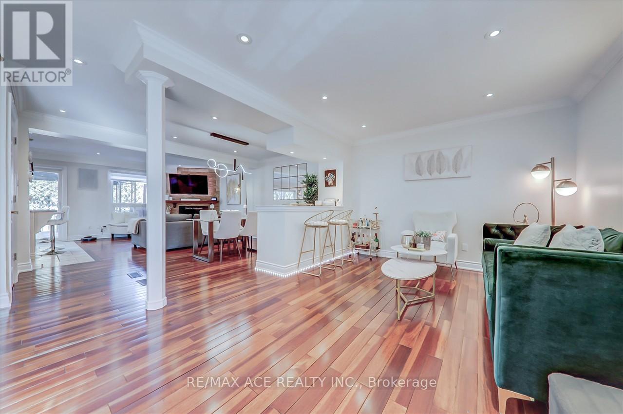 3239 Valcourt Crescent, Mississauga, Ontario  L5L 5G9 - Photo 6 - W13117940