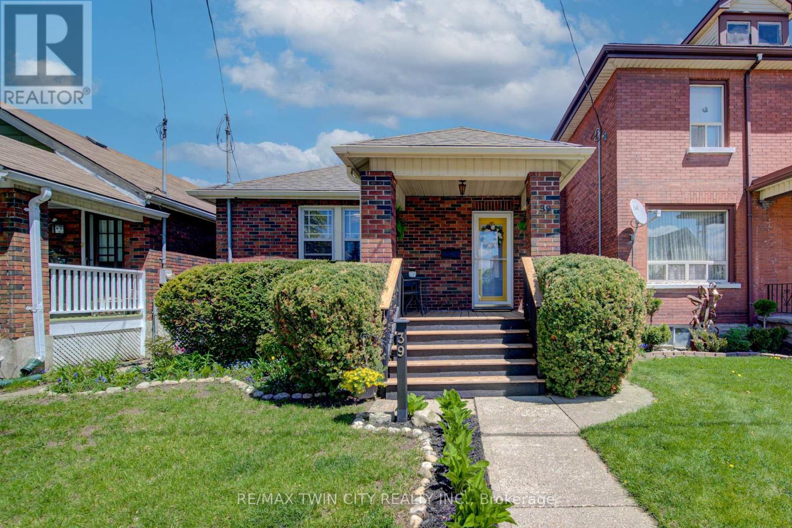 39 PORTLAND STREET, Cambridge, Ontario