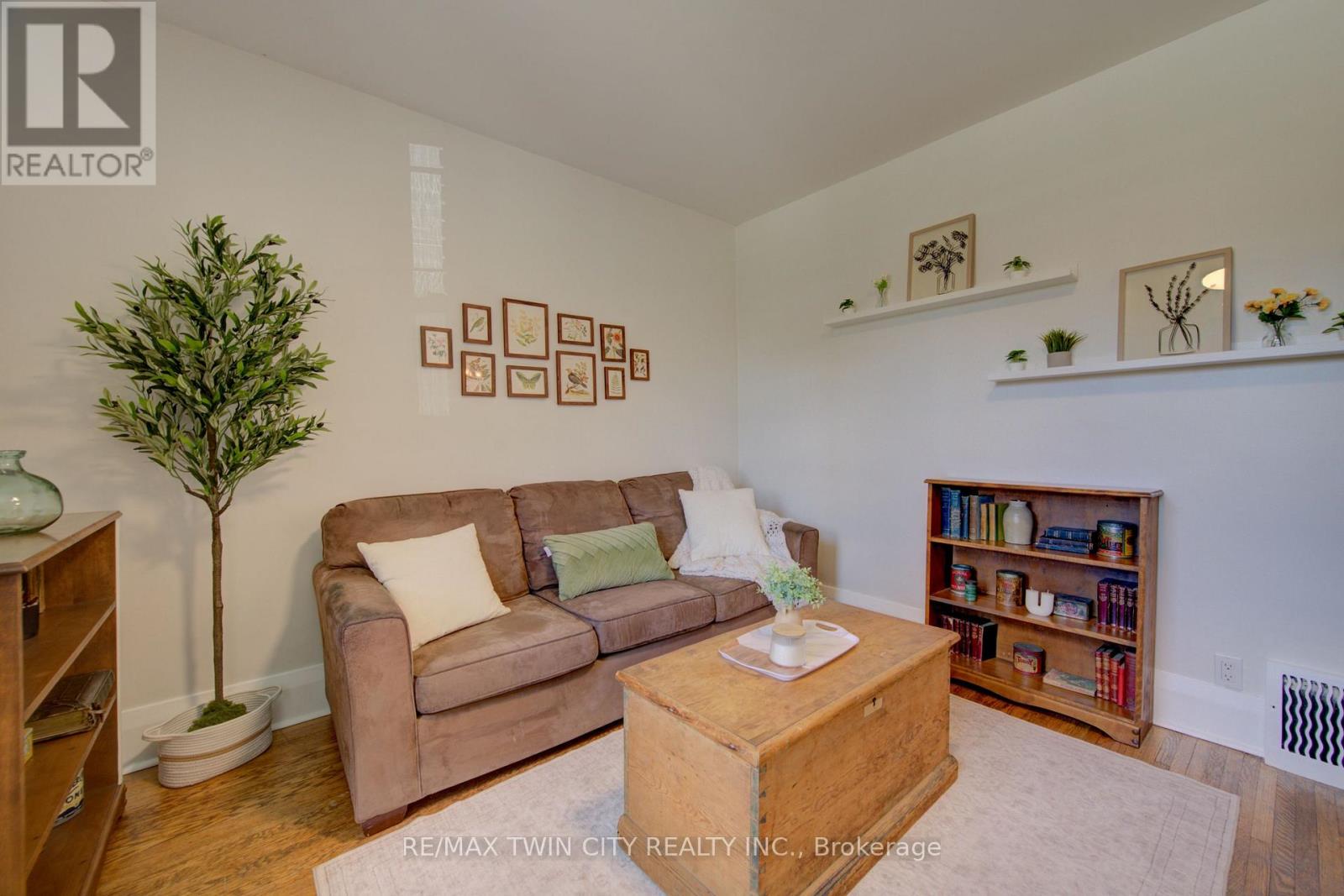 39 Portland Street, Cambridge, Ontario  N1R 4C8 - Photo 8 - X13117692