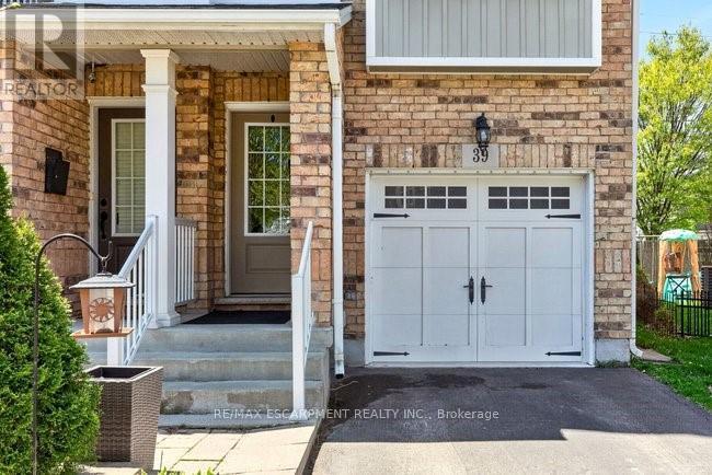 39 Durksen Drive, St. Catharines, Ontario  L2R 0A7 - Photo 2 - X13117732