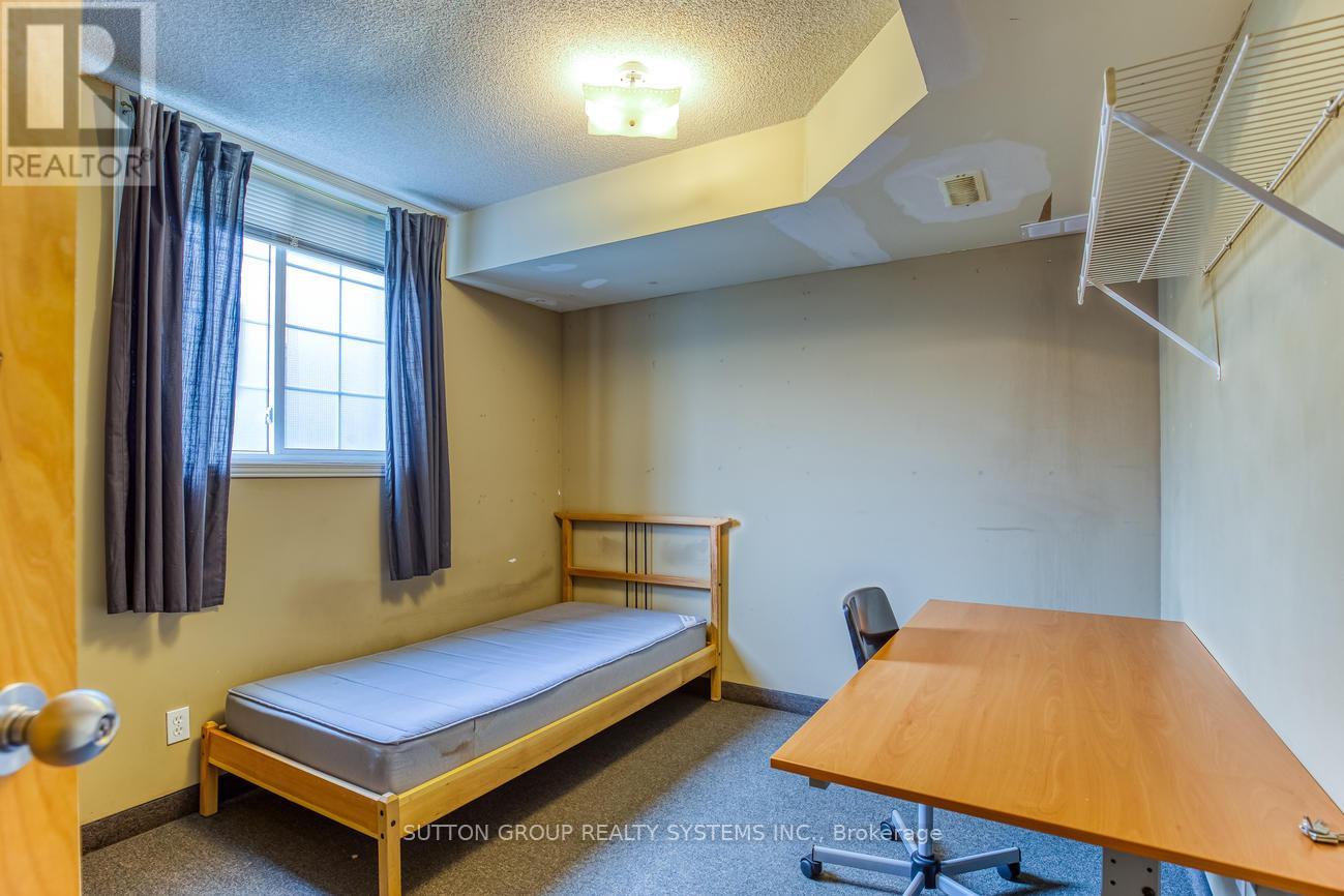 360 Erb Street W, Waterloo, Ontario  N2L 1W6 - Photo 15 - X13117882