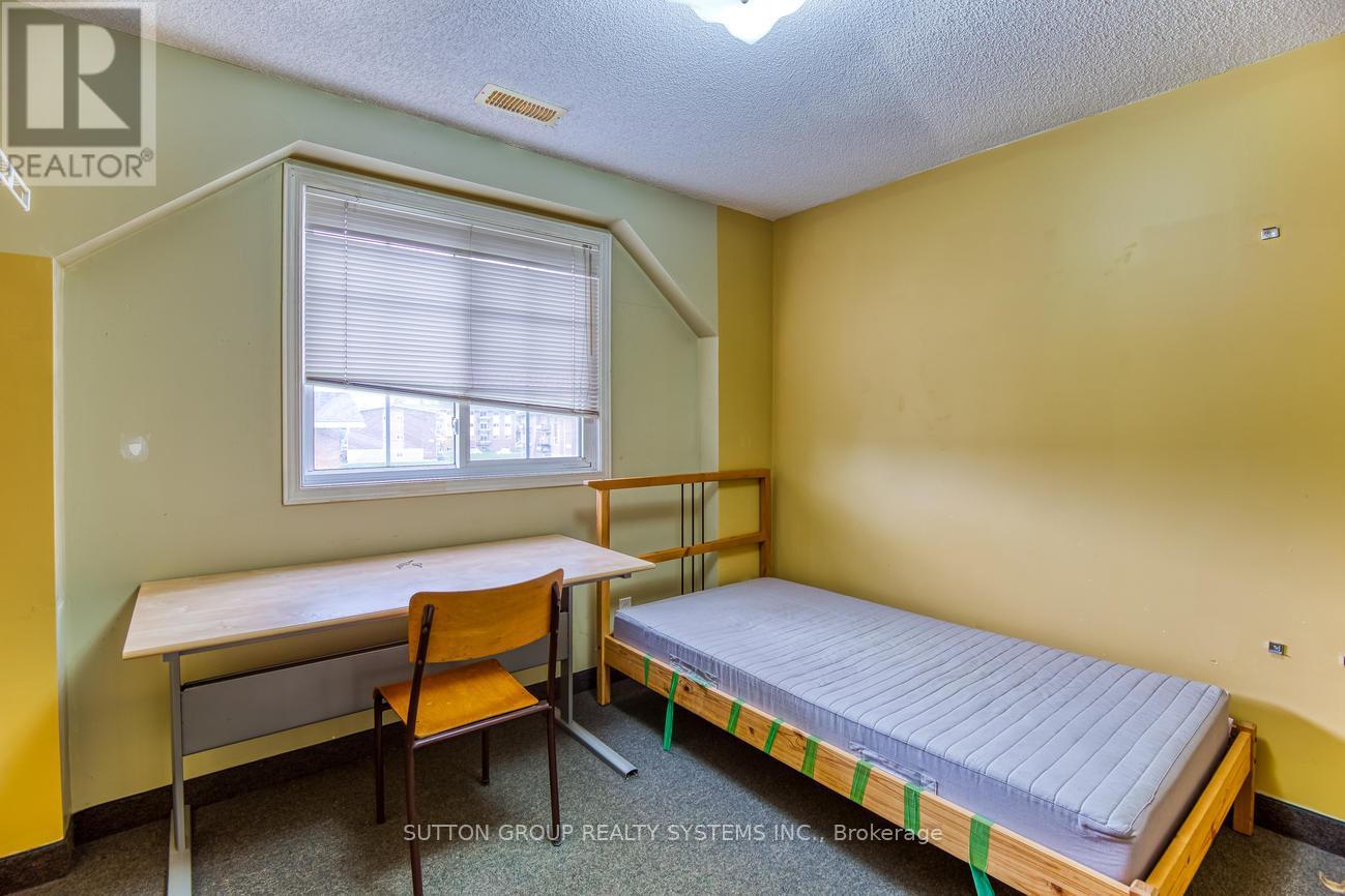 360 Erb Street W, Waterloo, Ontario  N2L 1W6 - Photo 22 - X13117882