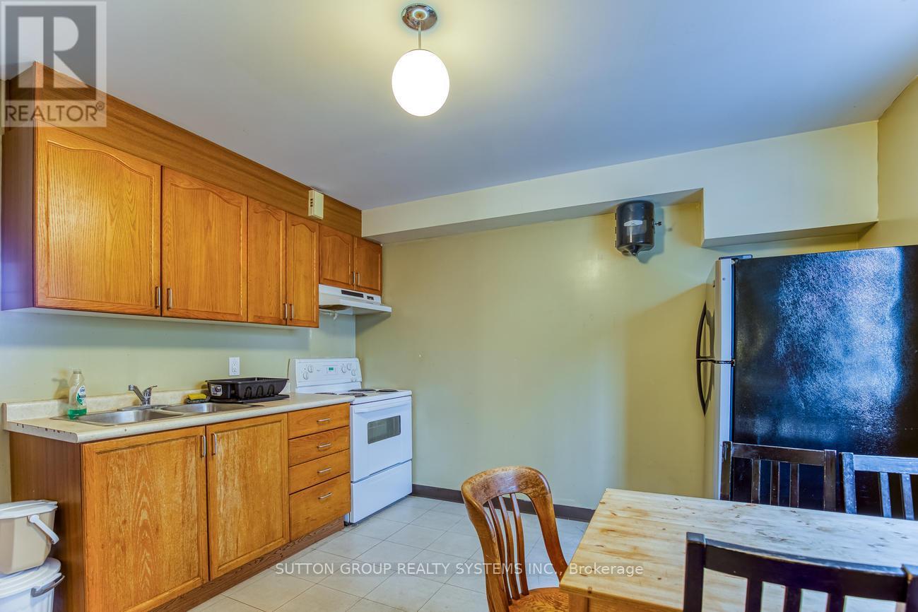 360 Erb Street W, Waterloo, Ontario  N2L 1W6 - Photo 4 - X13117882