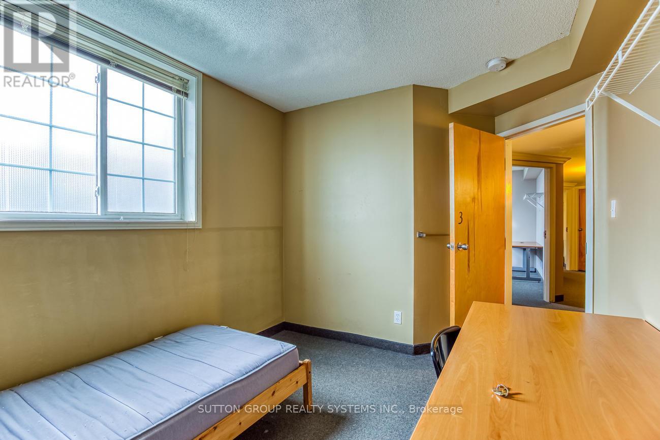 360 Erb Street W, Waterloo, Ontario  N2L 1W6 - Photo 5 - X13117882