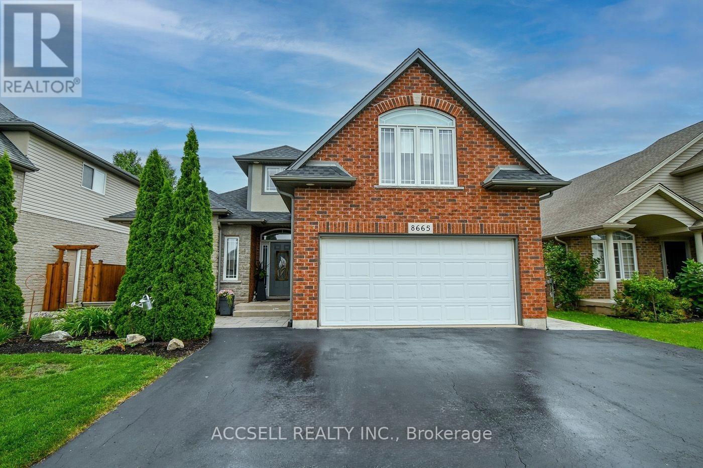 8665 Westport Drive, Niagara Falls, Ontario  L2H 0A3 - Photo 2 - X13117900