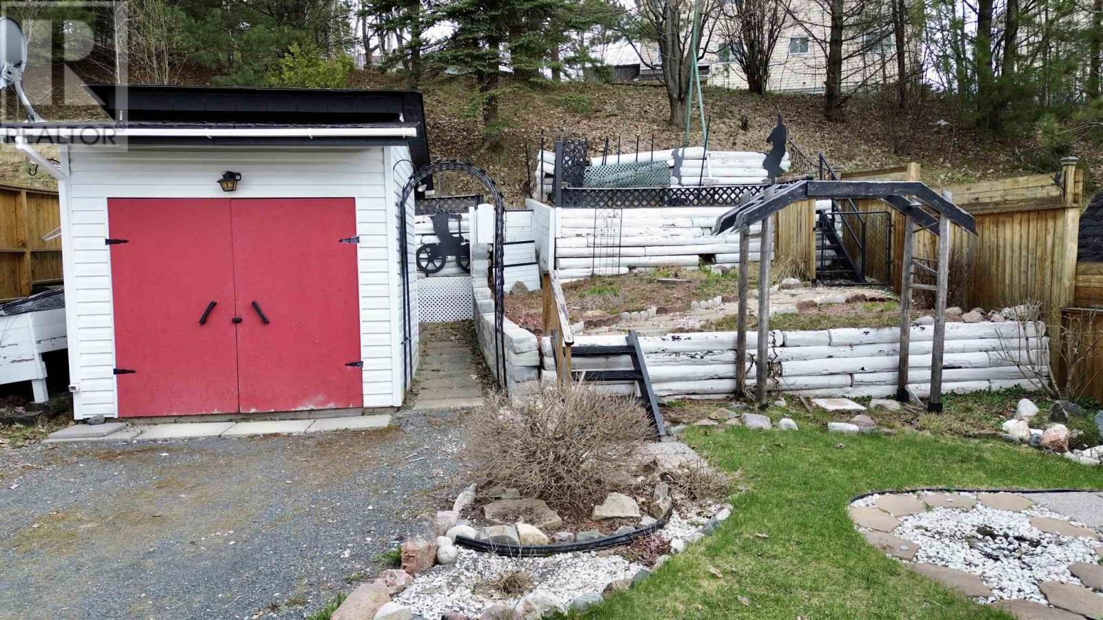 44 Hergott Ave, Elliot Lake, Ontario  P5A 3A8 - Photo 8 - SM260983