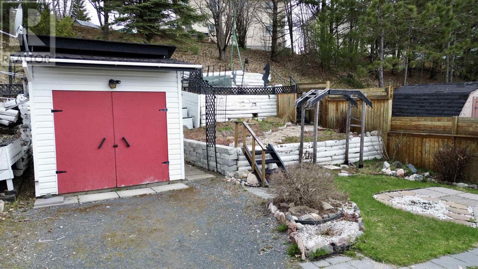 44 Hergott Ave, Elliot Lake, Ontario  P5A 3A8 - Photo 9 - SM260983