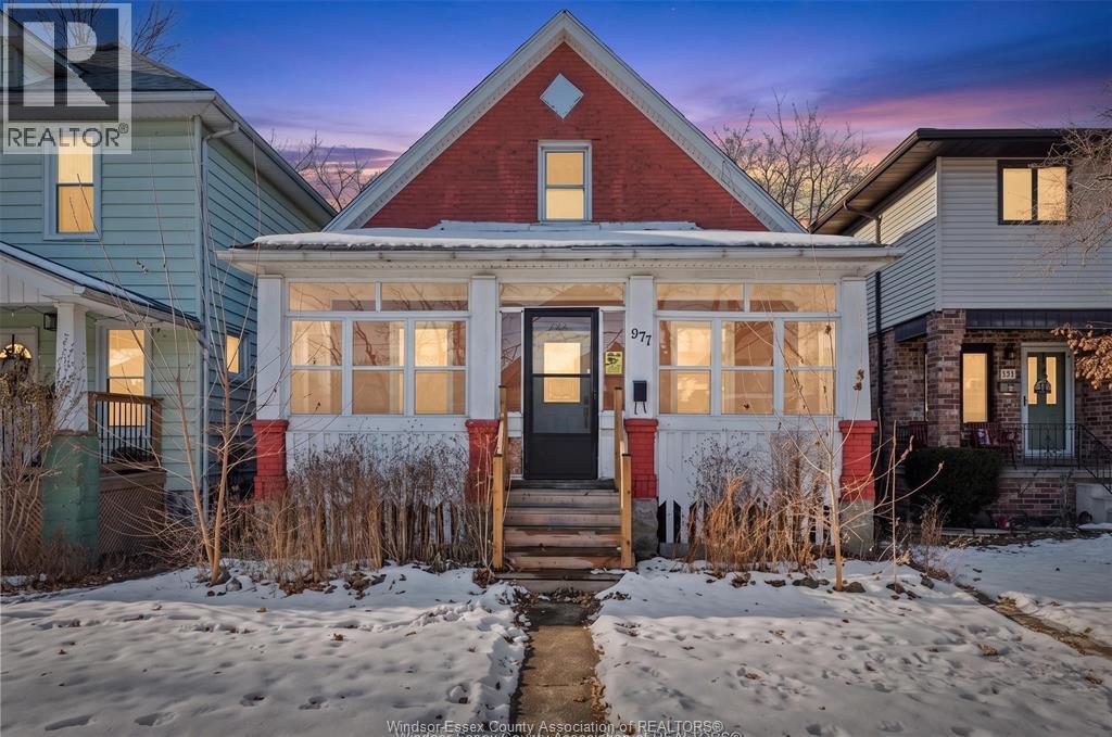 977 Gladstone, Windsor, Ontario