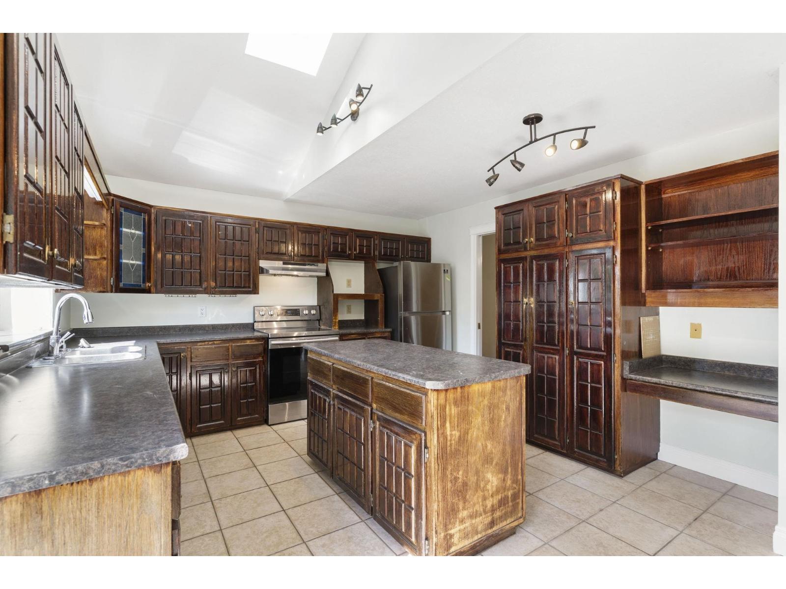 33480 Blueberry Drive, Mission, British Columbia  V2V 6E7 - Photo 8 - R3121715