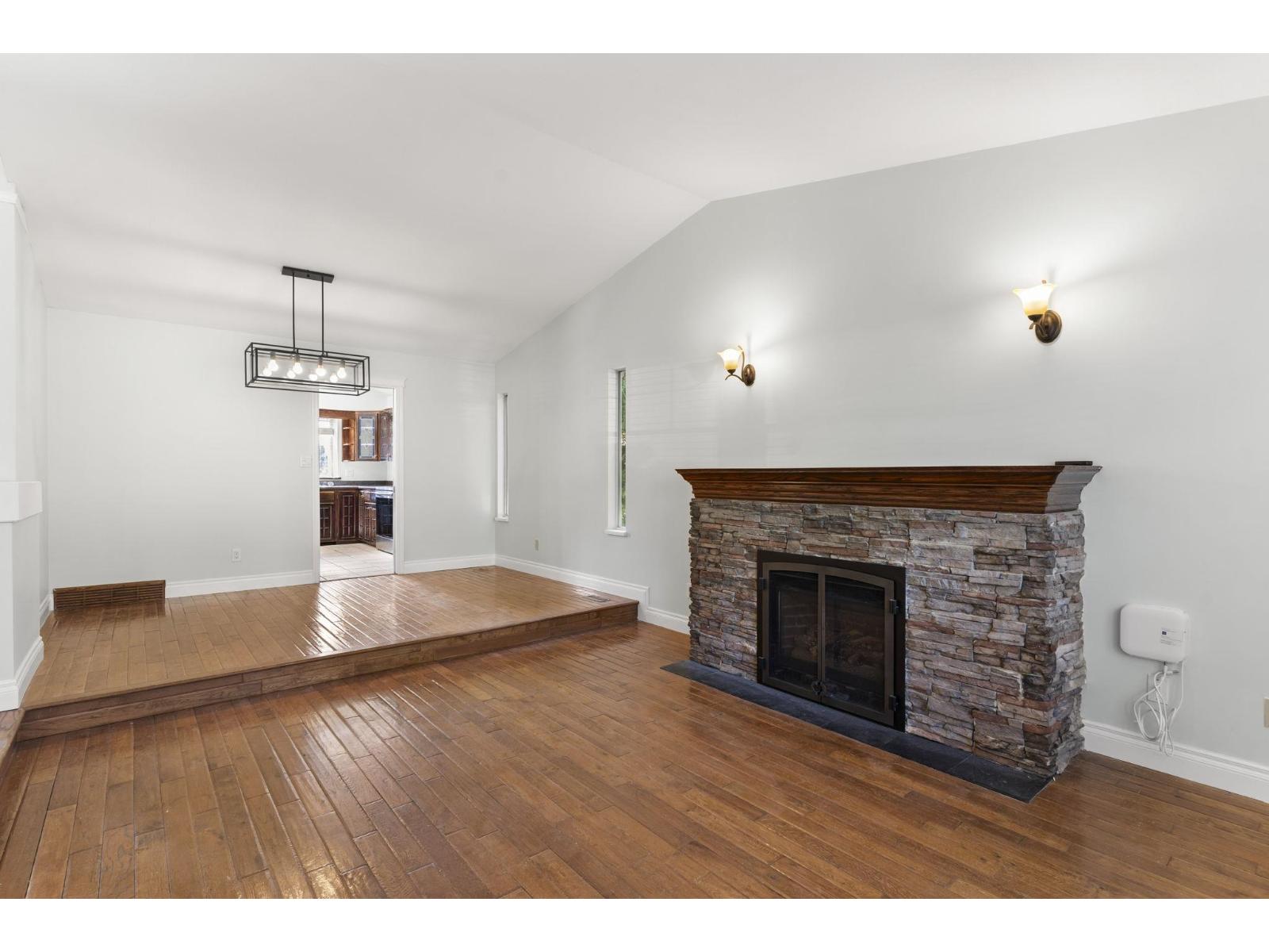 33480 Blueberry Drive, Mission, British Columbia  V2V 6E7 - Photo 5 - R3121715
