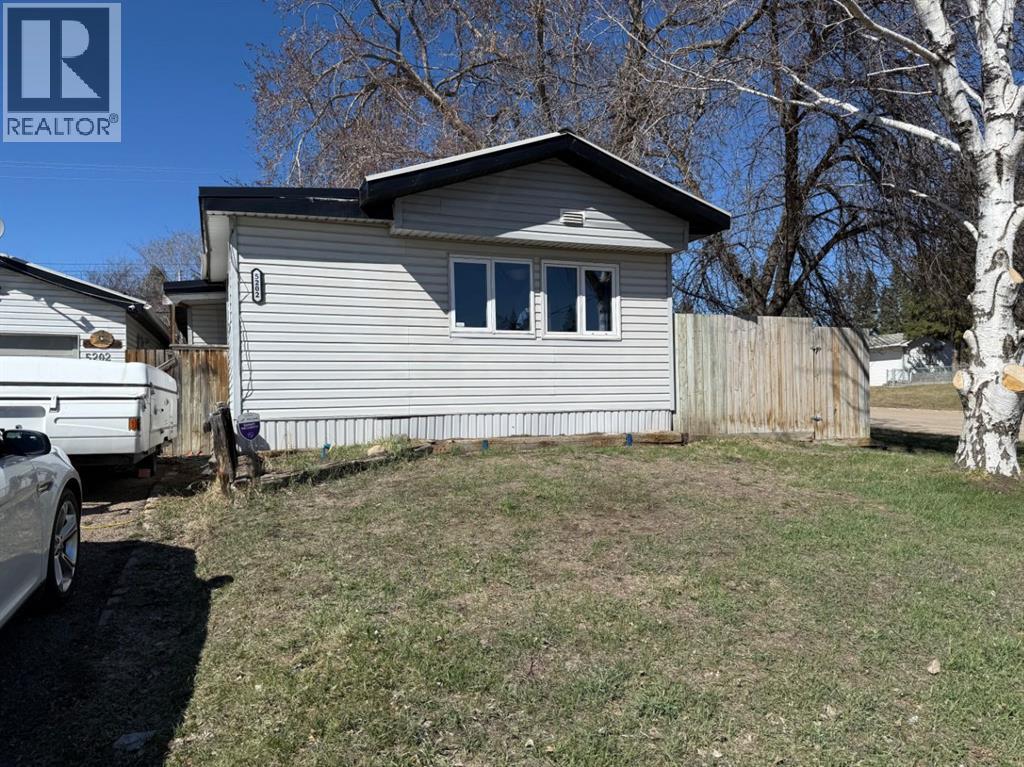 5202 56b Street, Lloydminster, Alberta  T9V 1M6 - Photo 2 - A2310351