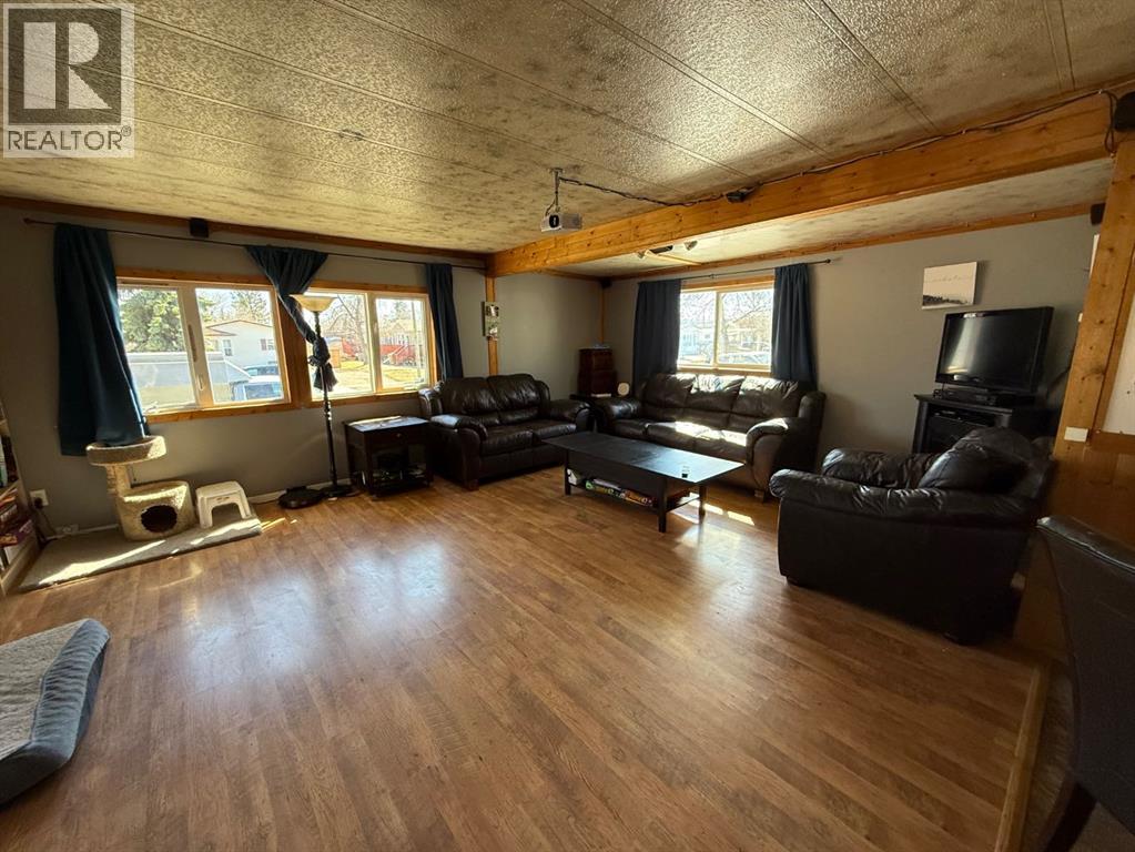 5202 56b Street, Lloydminster, Alberta  T9V 1M6 - Photo 8 - A2310351