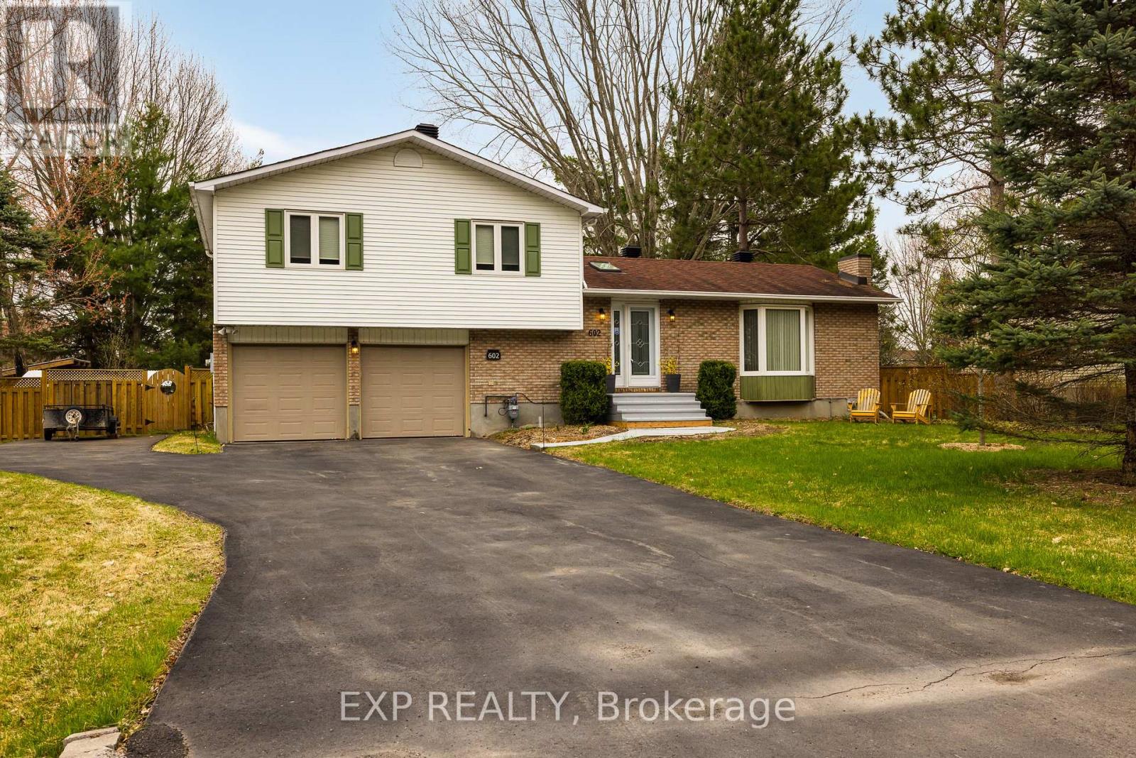 602 CHURCH STREET, Russell, Ontario