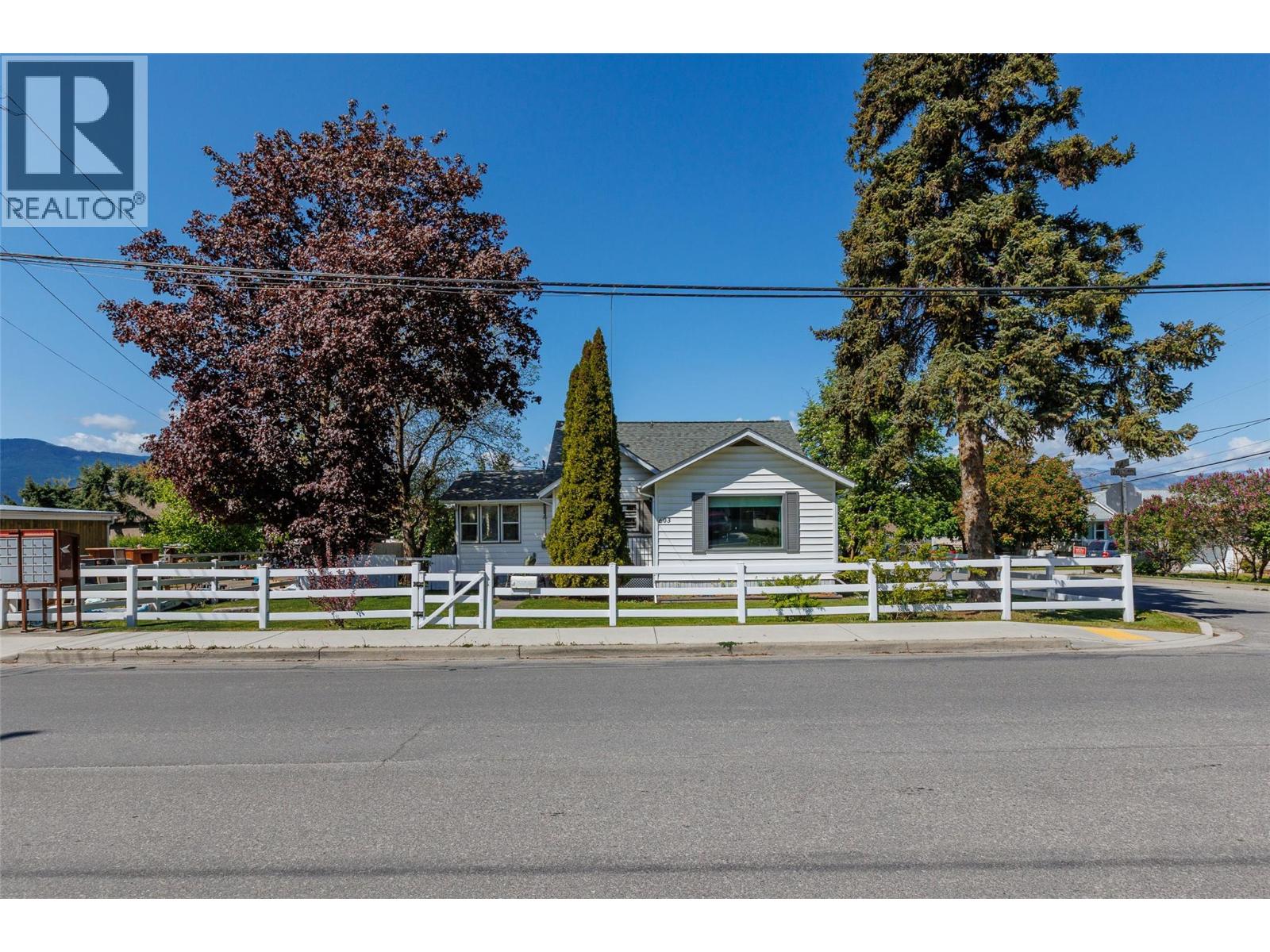 603 20th Avenue S, Creston, British Columbia V0B 1G5 - Photo 2 - 10387109