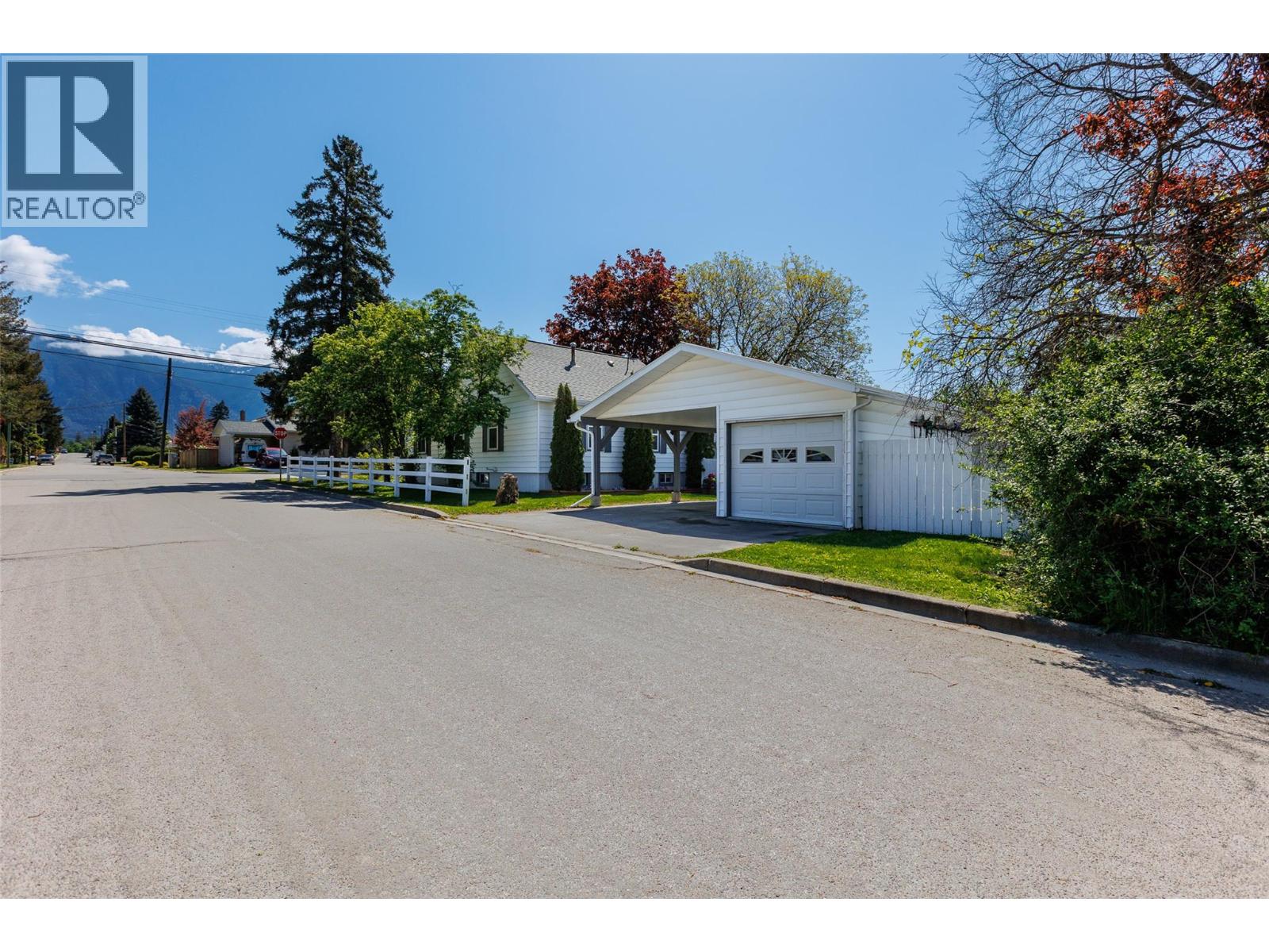 603 20th Avenue S, Creston, British Columbia V0B 1G5 - Photo 7 - 10387109