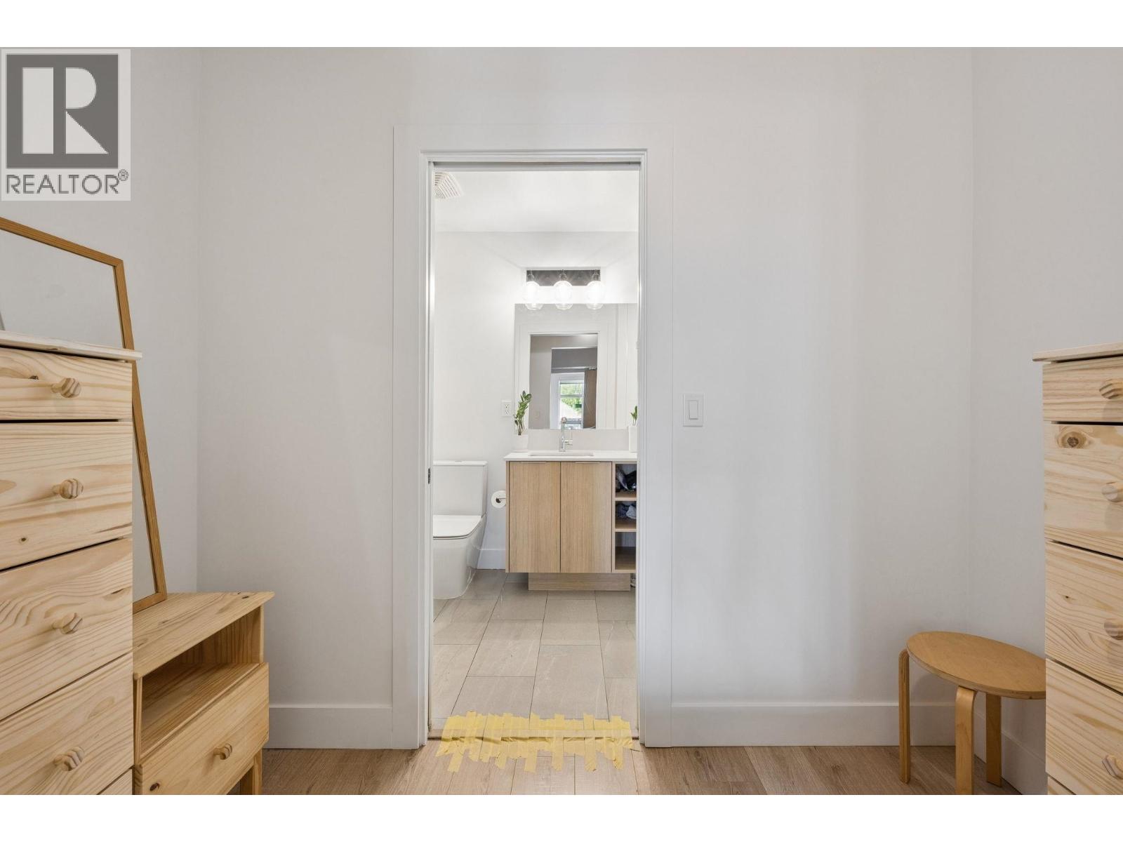 305 4223 Hastings Street, Burnaby, British Columbia  V5C 2J5 - Photo 10 - R3122596