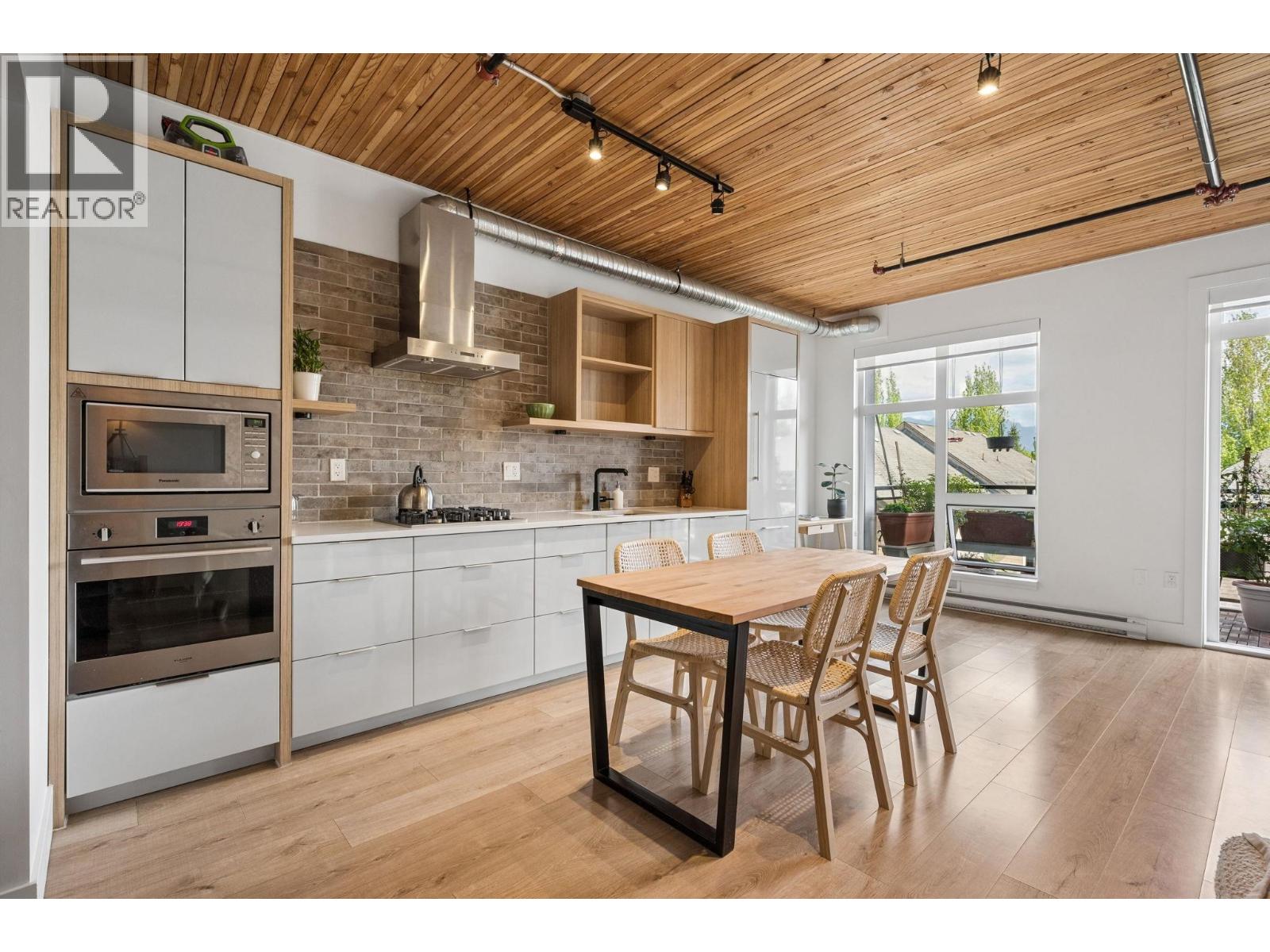 305 4223 Hastings Street, Burnaby, British Columbia  V5C 2J5 - Photo 4 - R3122596