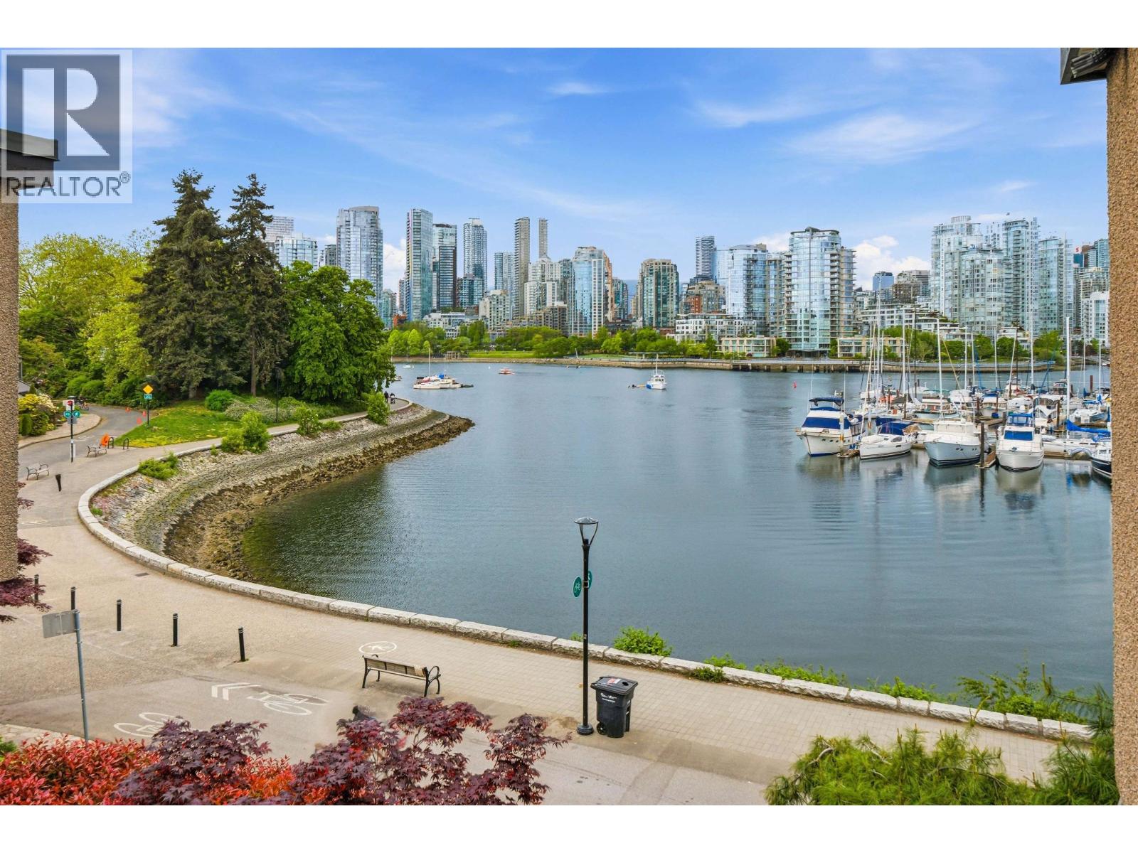 774 Millbank, Vancouver, British Columbia  V5Z 3Z3 - Photo 4 - R3122624