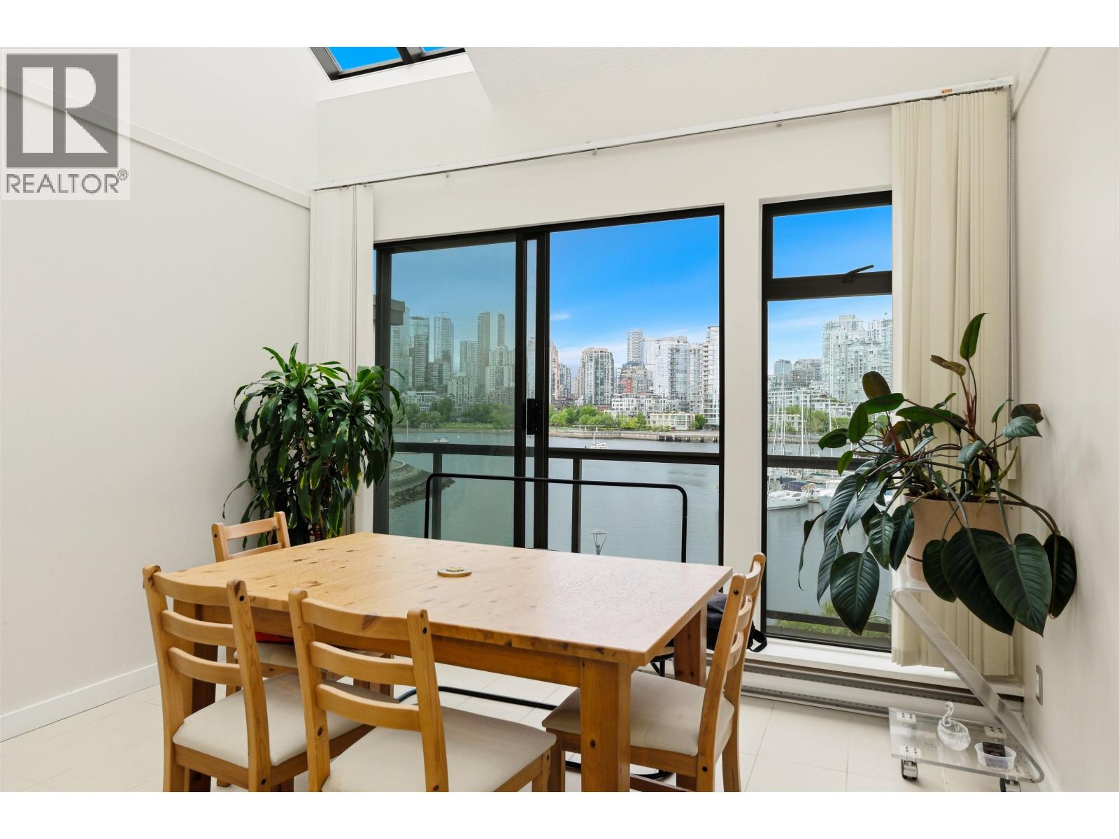 774 Millbank, Vancouver, British Columbia  V5Z 3Z3 - Photo 5 - R3122624