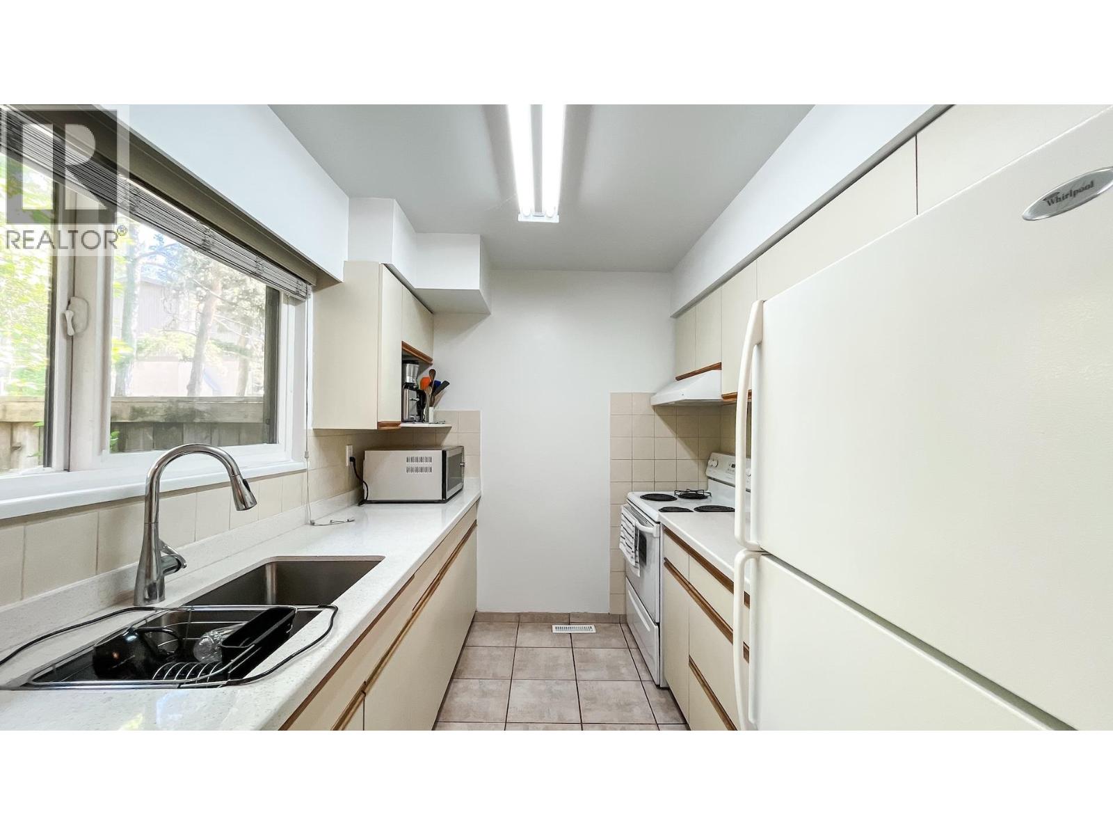 985 Old Lillooet Road, North Vancouver, British Columbia  V7J 3H6 - Photo 9 - R3122626
