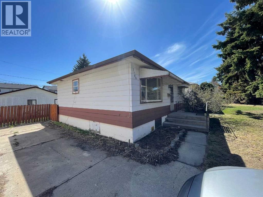 3409 52 Avenue, Red Deer, Alberta  T4N 4J3 - Photo 2 - A2305901